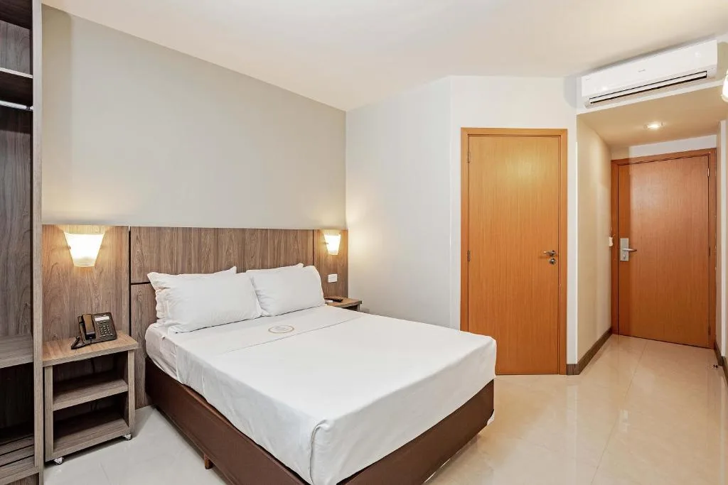 Slim Hotel Curitiba Av das Torres