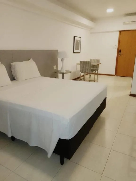 Flat 01 Celita Franca Business