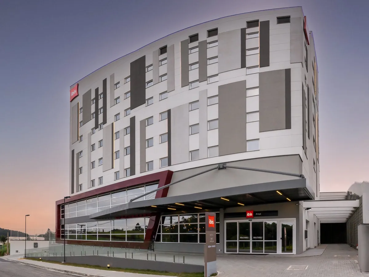 Ibis Arujá — 5