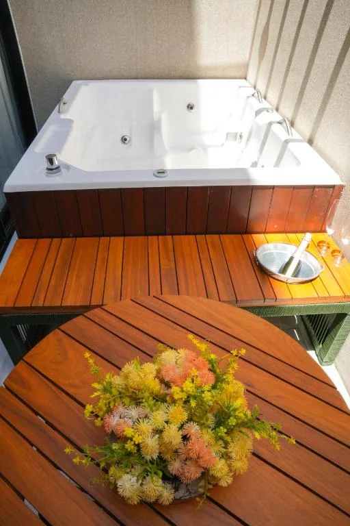 Lindo Flat com Jacuzzi perto do Mar — 4