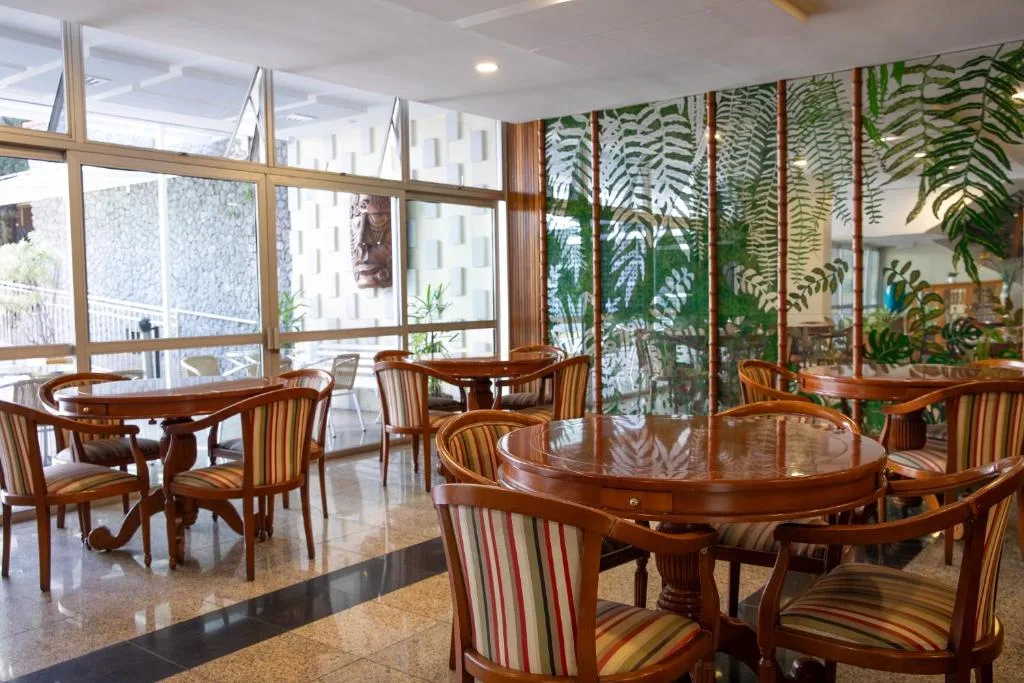 Ritz Plaza Hotel — 5