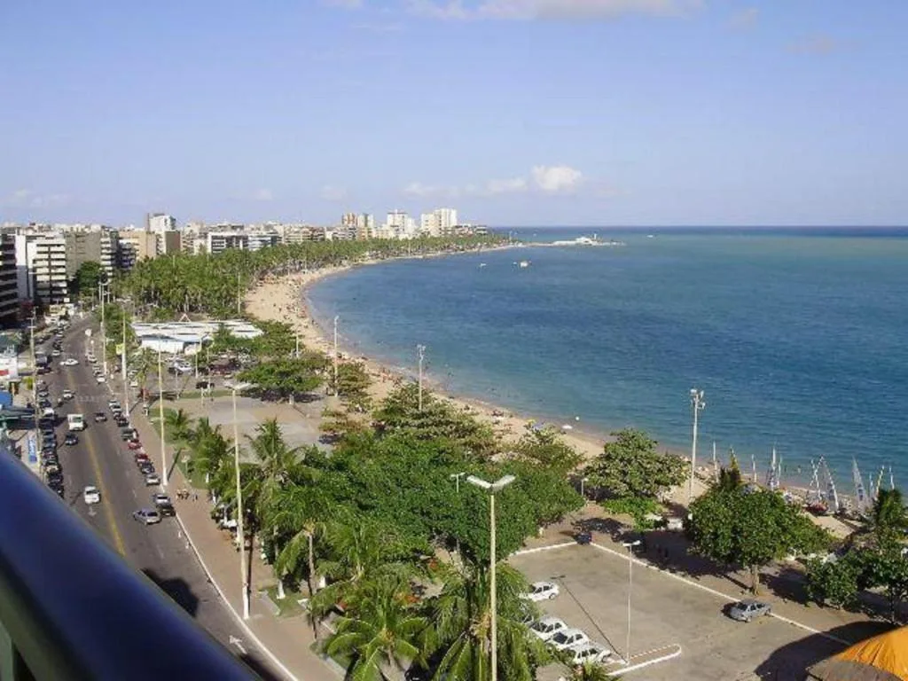 NA BEIRA MAR DE PAJUCARA- EDIF NEO- APARTAMENTO QUARTO E SALA - TEM VARANDA - VISTA LATERAL DO MAR - RUA JULIO PLECH FILHO 60 ESQUINA COM AVENIDA DOUTOR ANTONIO GOUVEIA - CONSUMO ELETRICO É PAGO No CKECK-OUT 1KWH É 1,35 REIAS - ANDAR "6" — 5