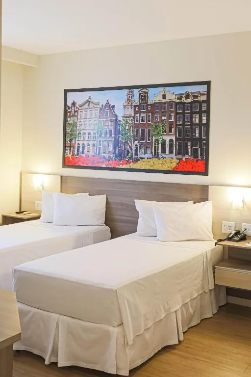 Hotel Amsterdam Montes Claros — 2