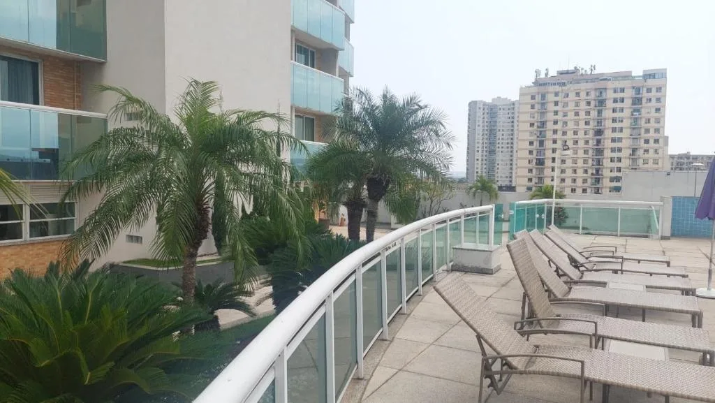 Flat com varanda, quarto de Morador Hotel 1112