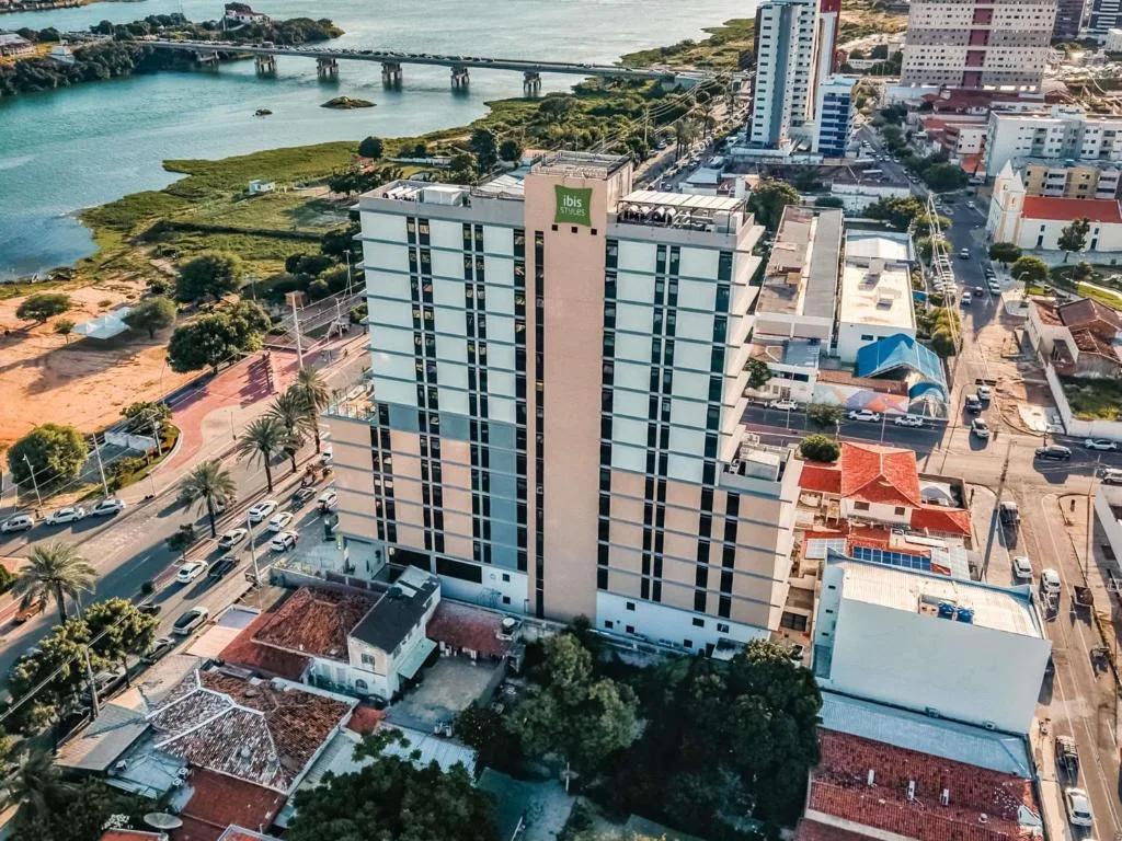IBIS STYLES PETROLINA