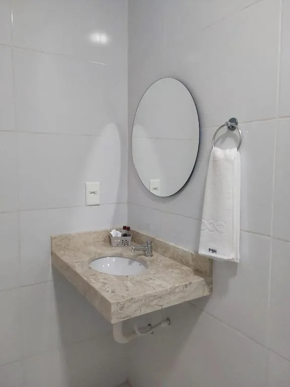 PARALELO 9s HOTEL — 3