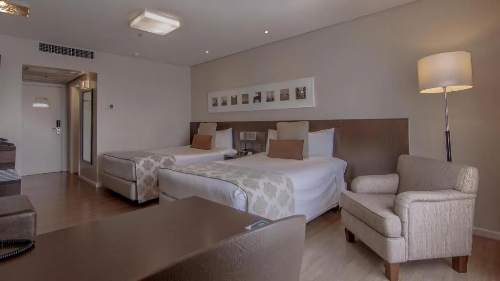 Hotel Deville Prime Porto Alegre — 4