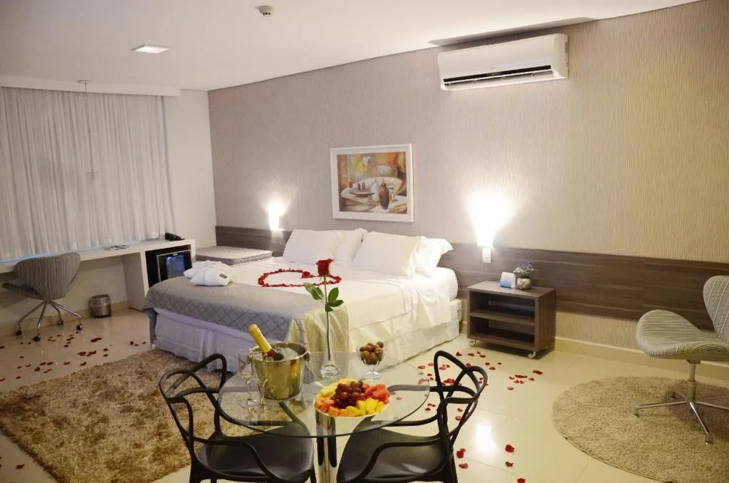 Oscar Hotel Executive — 2