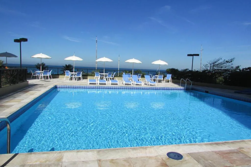 Lindo apto no Barrabela, todo equipado, com arcondicionados split novos no quarto e na sala, limpíssimo, cheiroso, novinho, condomínio em frente à praia, com piscina aquecida, sauna, quadra, academia, lavanderia, salão de beleza, restaurantes, mercado 24h — 4