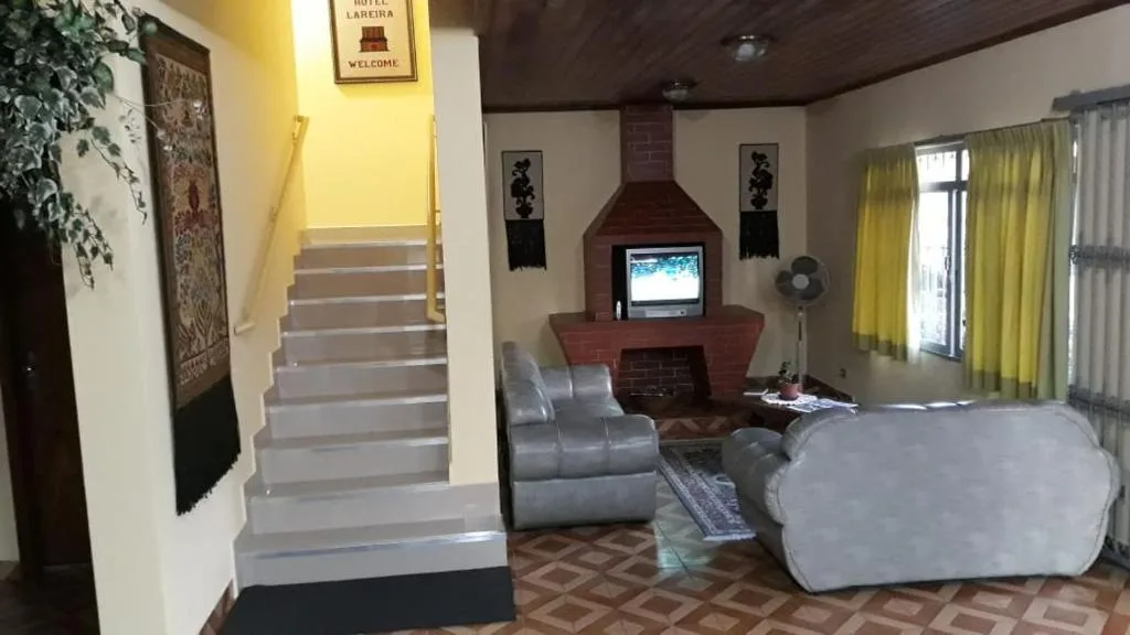 HOTEL LAREIRA — 4