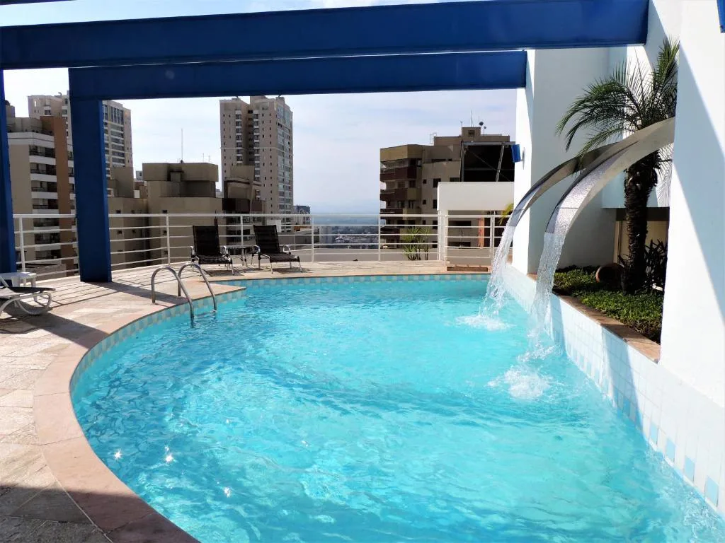Mondrian Suite Hotel — 3