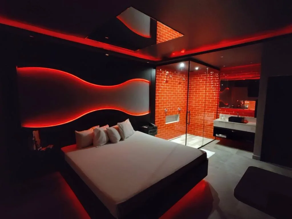 Motel Prestige — 3