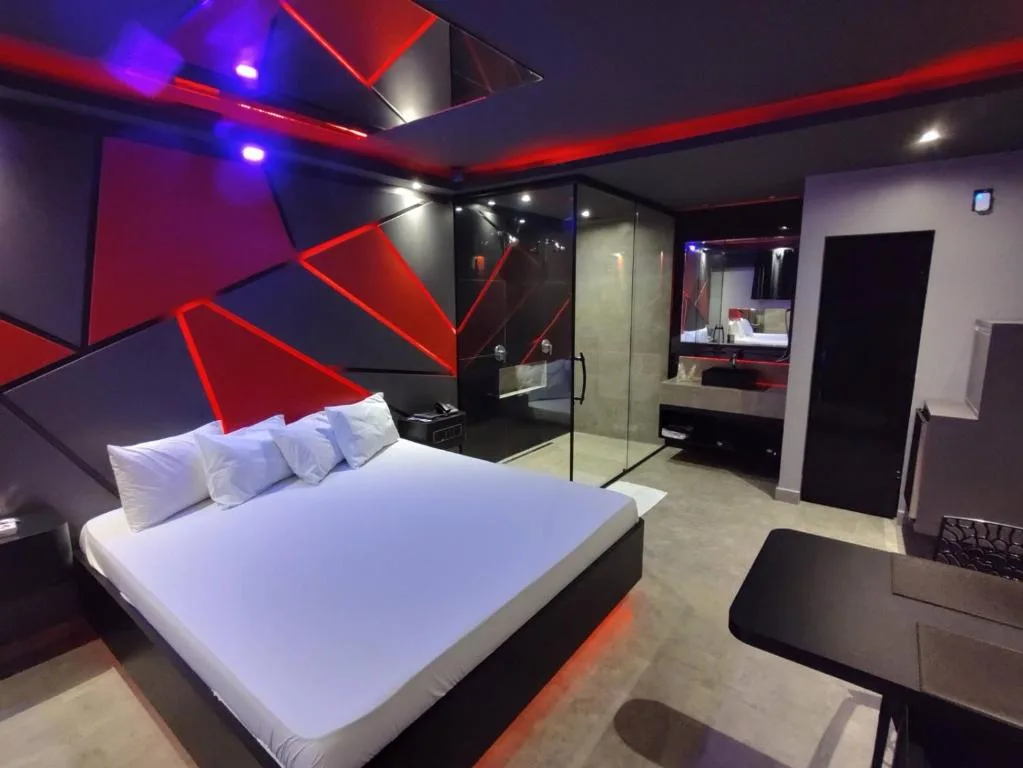Motel Prestige — 5