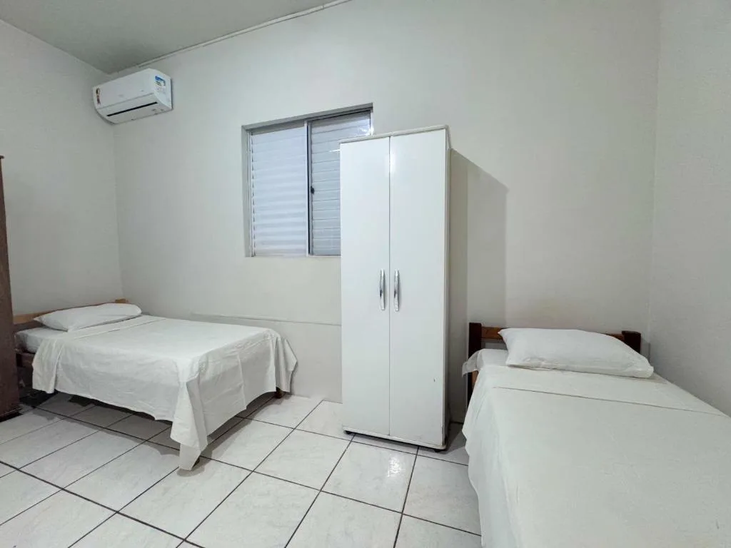 Hotel Leblon - SmarTV e Ar-Condicionado por Menos de 130,00 — 2