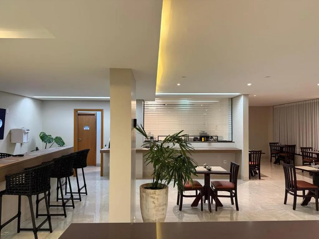 Izzy Hotel — 4