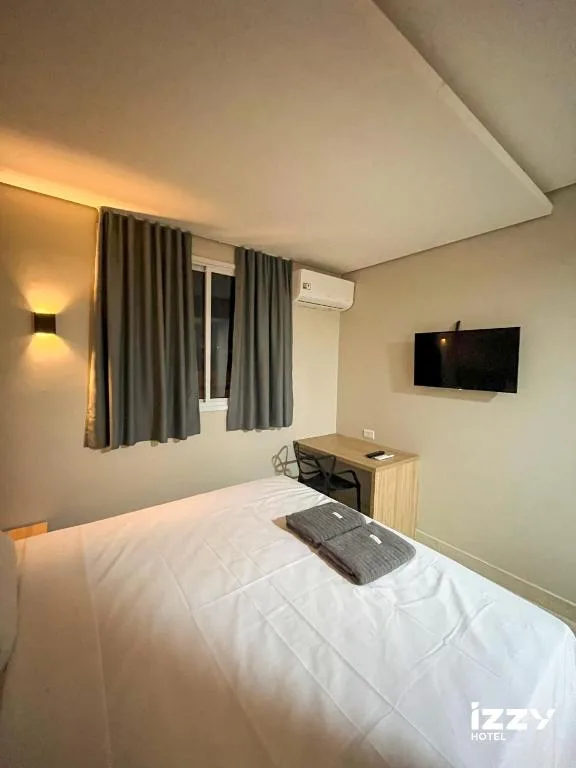 Izzy Hotel — 5