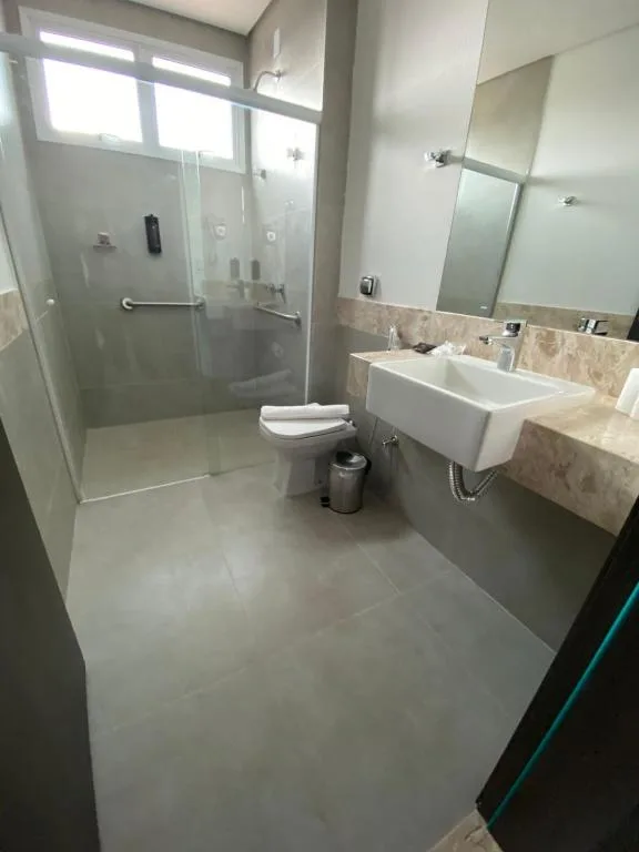 Uberlândia Suítes Hotel — 3