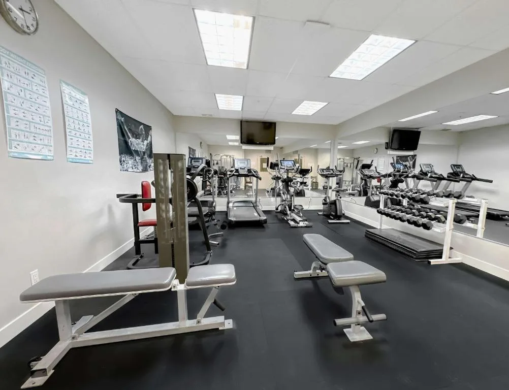 Coast Abbotsford Hotel & Suites — 5
