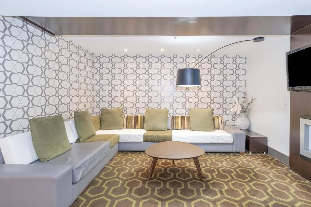 Sandman Hotel and Suites Abbotsford — 5