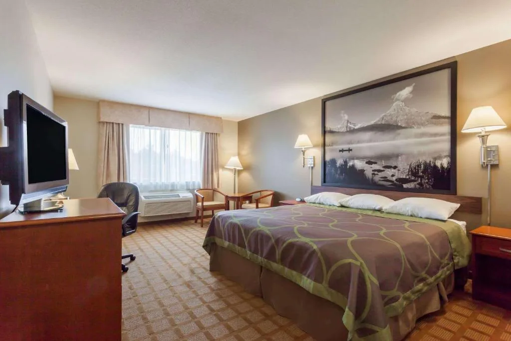 Super 8 by Wyndham Abbotsford BC — 5
