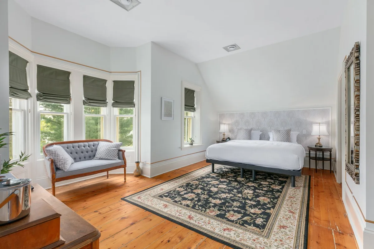 Manoir Sweetsburg — 2