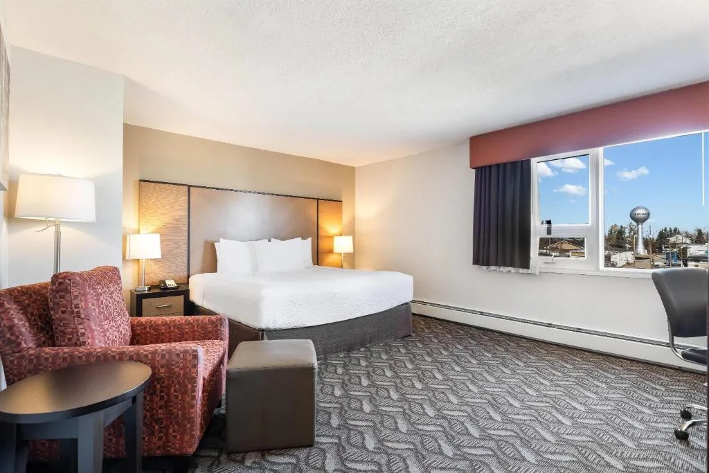 Days Inn by Wyndham Airdrie — 2