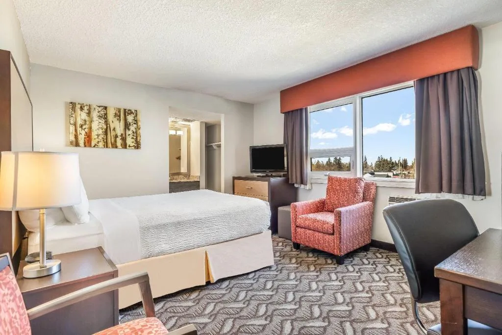 Days Inn by Wyndham Airdrie — 5