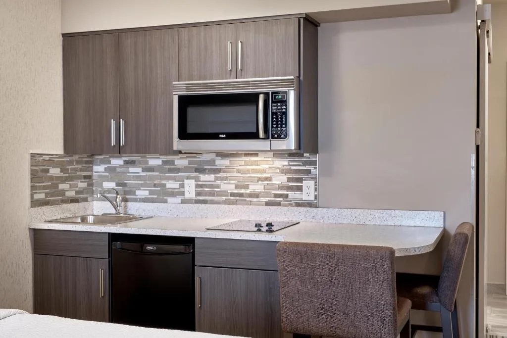 Fairfield Inn & Suites by Marriott Airdrie — 3