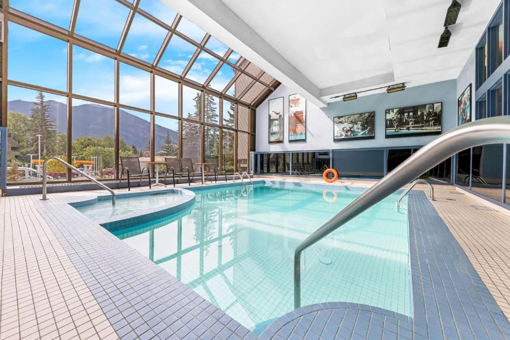Best Western Plus Banff International Lodge — 3