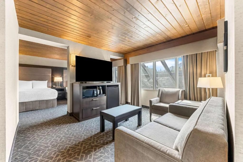 Best Western Plus Banff International Lodge — 4