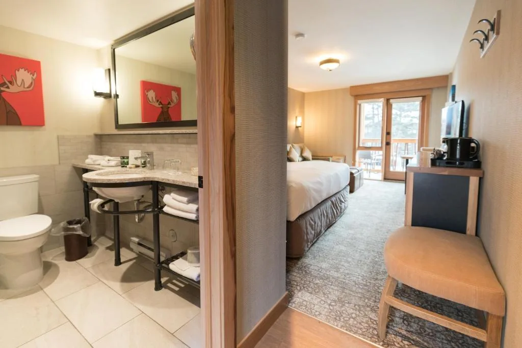 Moose Hotel and Suites — 2