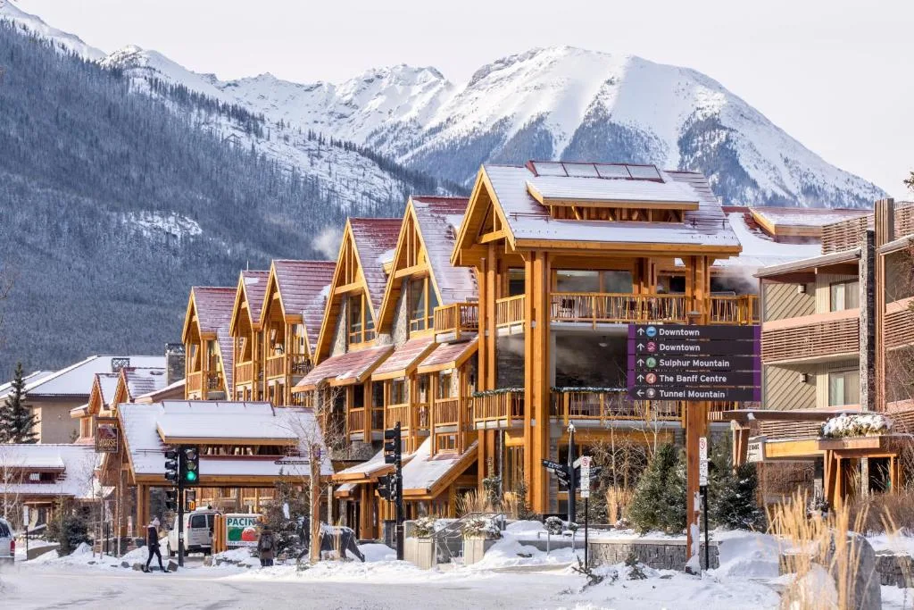 Moose Hotel and Suites — 4