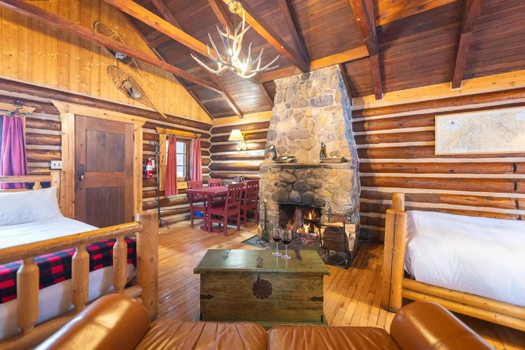 Storm Mountain Lodge & Cabins