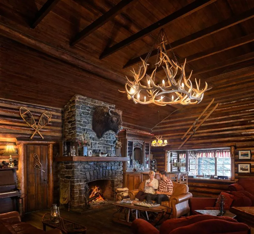 Storm Mountain Lodge & Cabins — 4