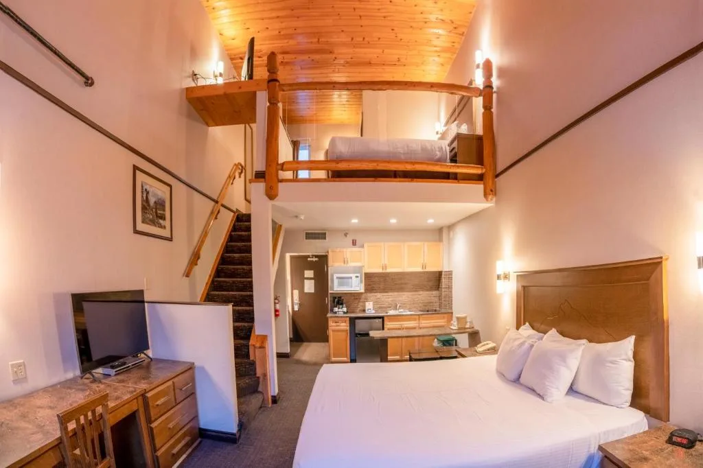The Rundlestone Lodge — 4
