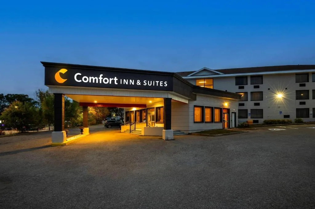 Comfort Inn & Suites — 5