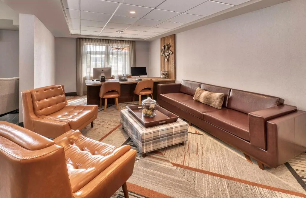 Four Points by Sheraton Barrie — 4