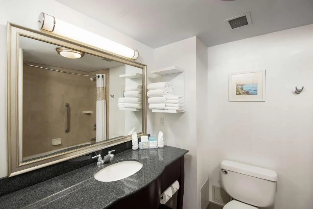 Hampton Inn & Suites by Hilton Barrie — 3