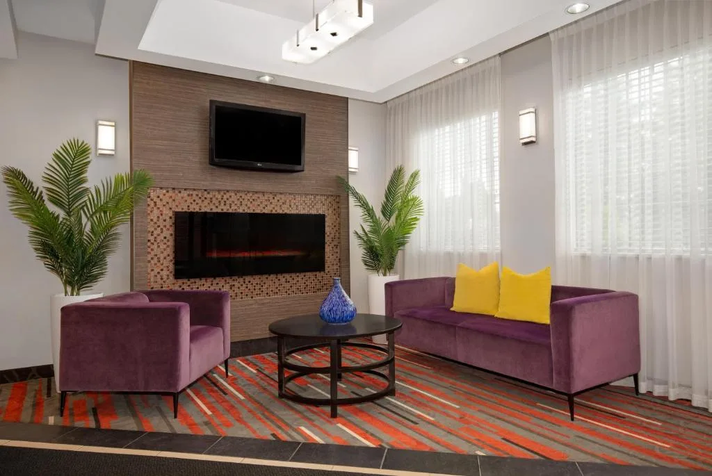 Holiday Inn Express Hotel & Suites Barrie by IHG — 5