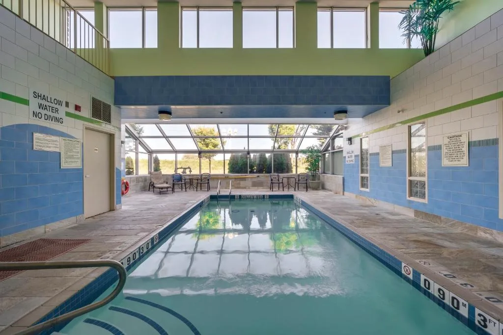 Monte Carlo Inn Barrie - Newly Renovated — 4