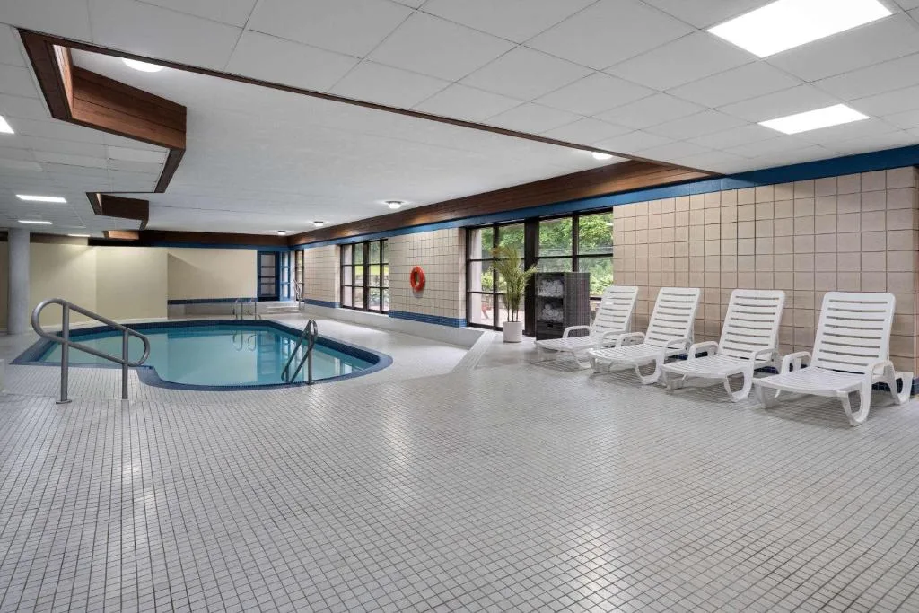 Travelodge by Wyndham Barrie — 4