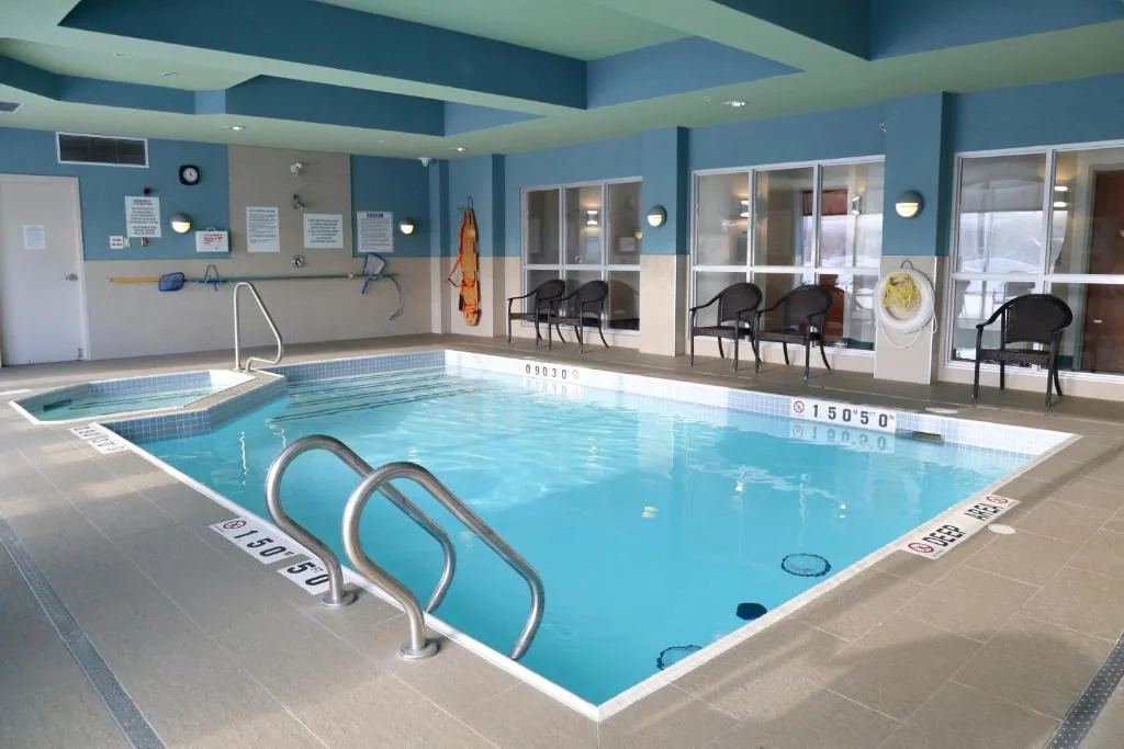 Holiday Inn Express Brampton by IHG — 4