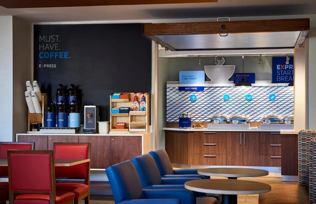 Holiday Inn Express Brampton by IHG — 5