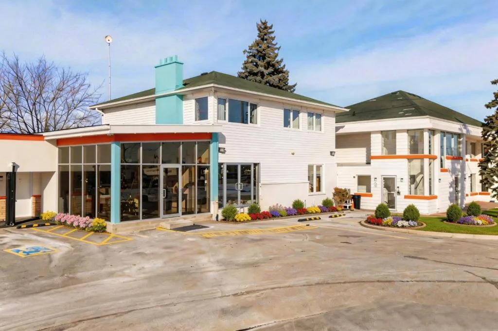 Howard Johnson by Wyndham Brampton — 5