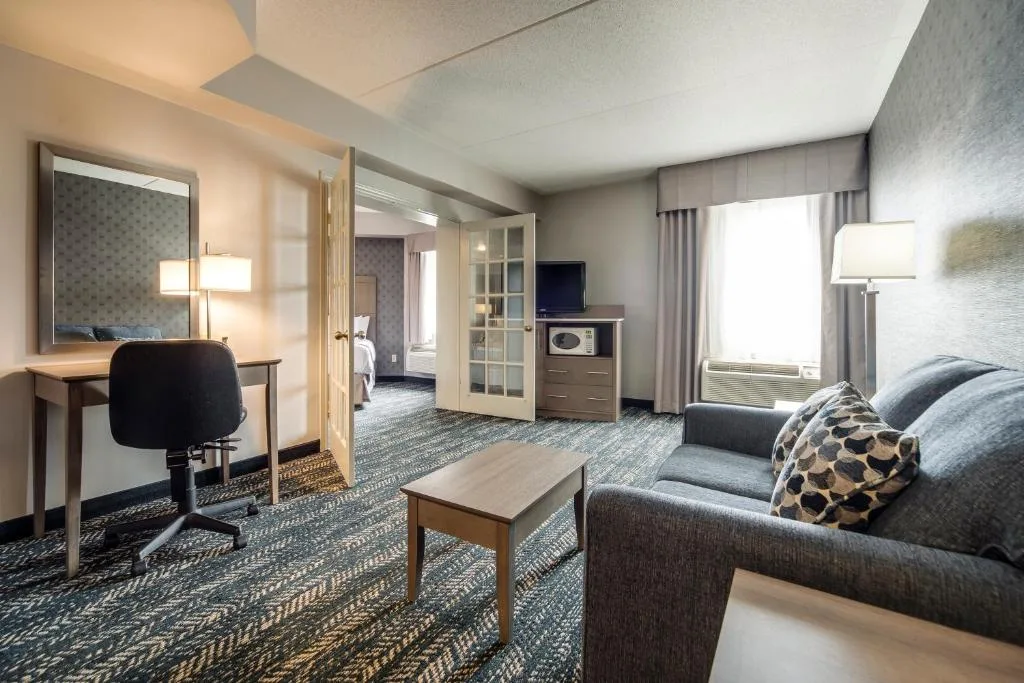 Monte Carlo Inn Brampton — 4