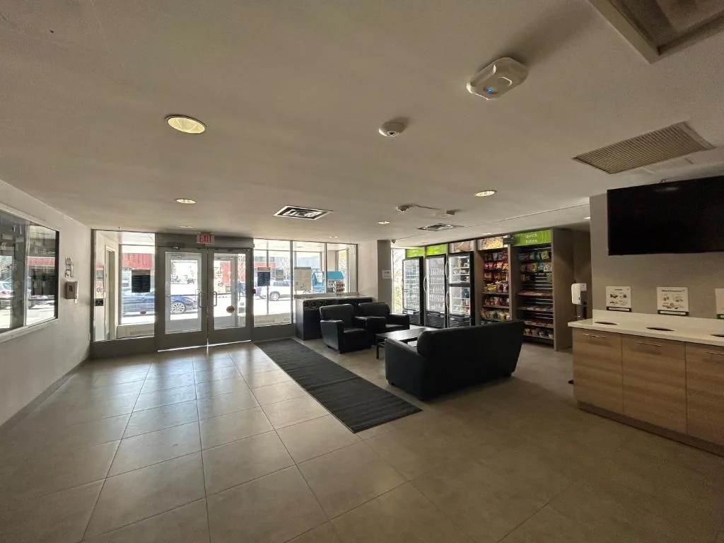 Residence & Conference Centre - Brampton — 5