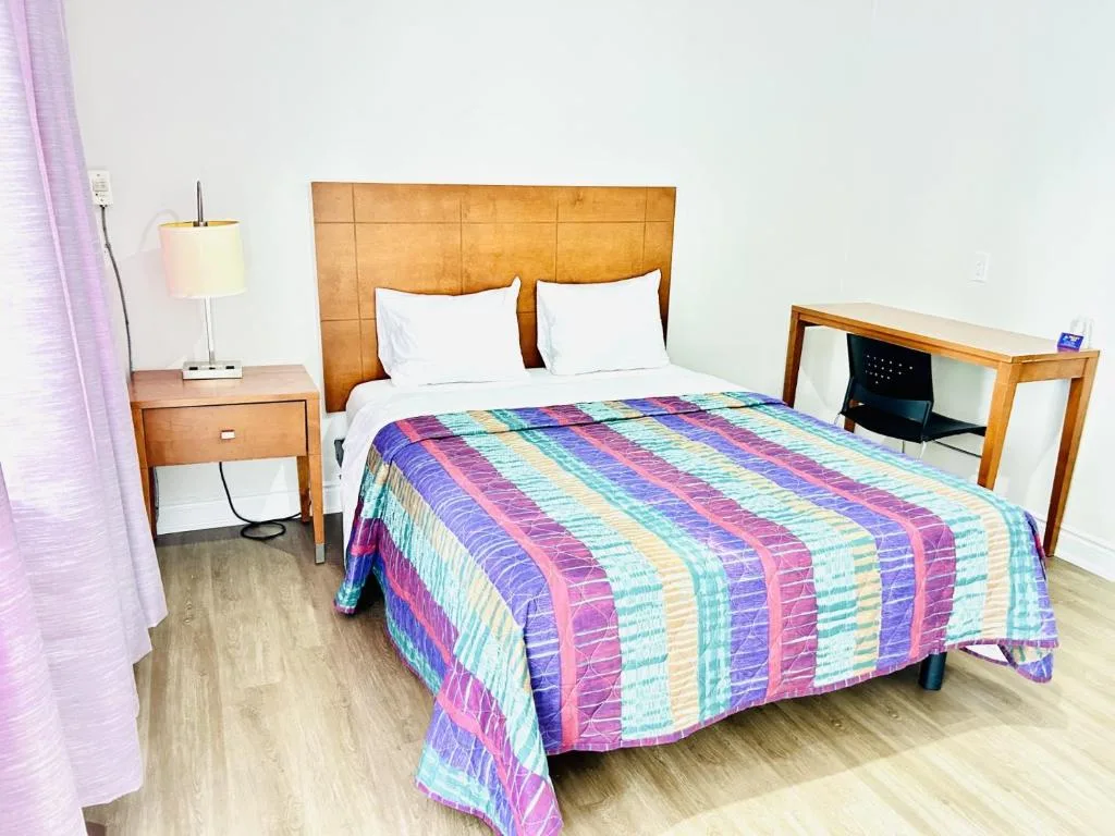 Brant Inn — 3