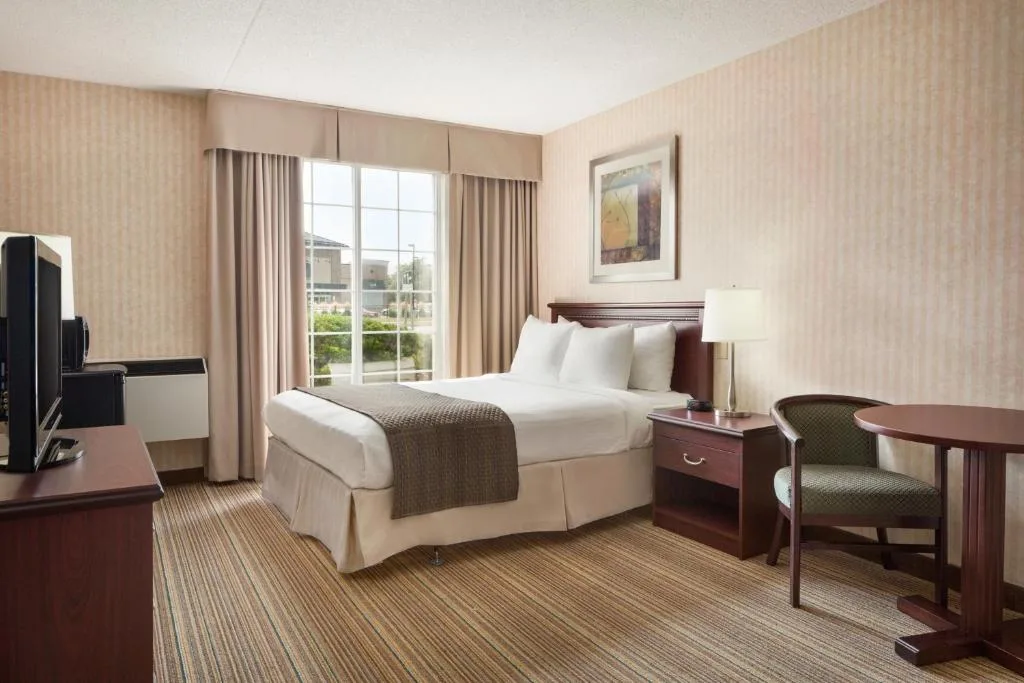 Days Inn by Wyndham Brantford — 2