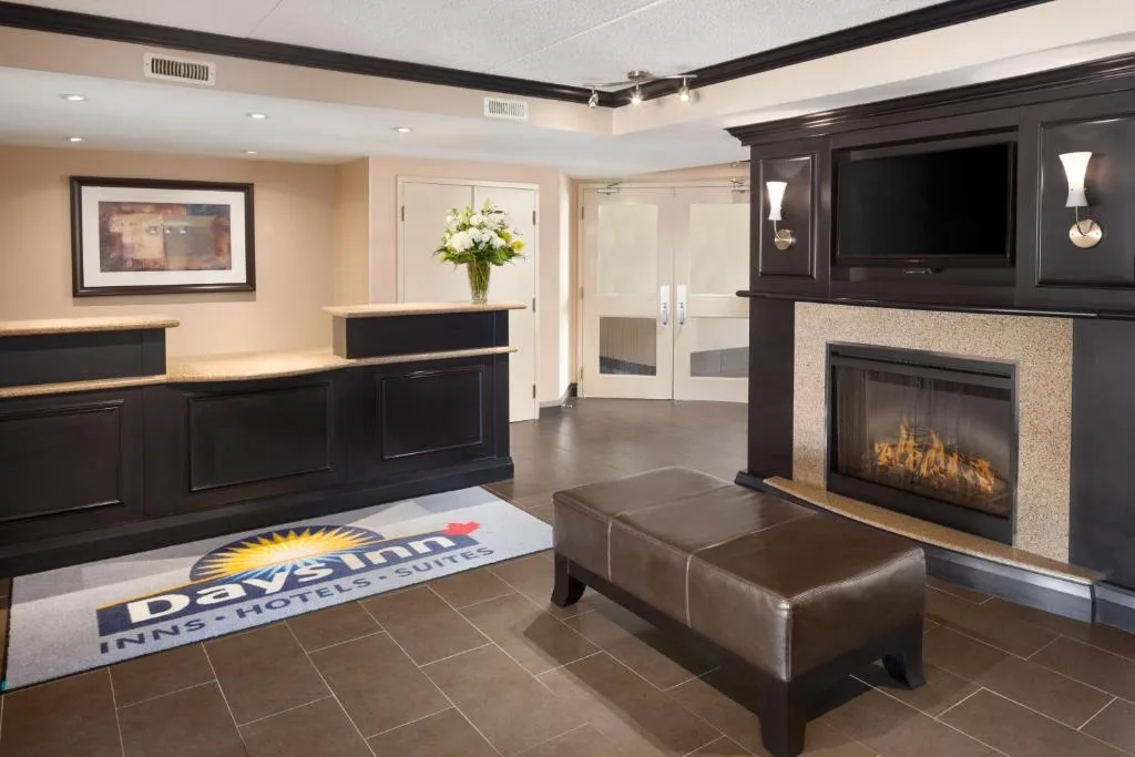 Days Inn by Wyndham Brantford — 5