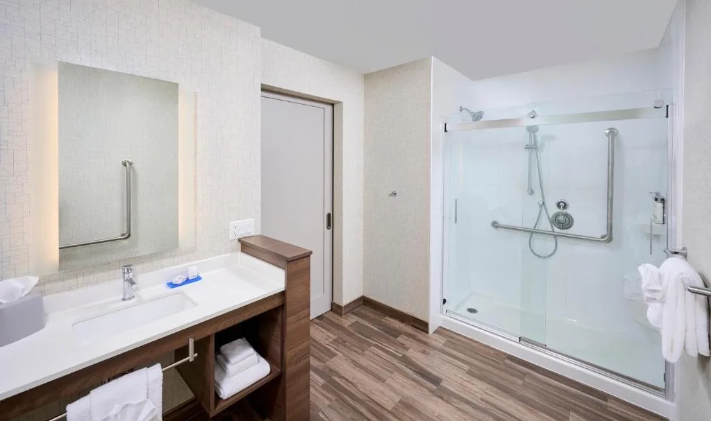 Holiday Inn Express & Suites - Brantford by IHG — 3